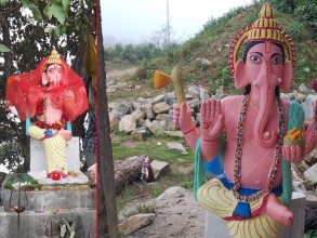 घटस्थापनाको दिन बैतडीको गणेशधुरामा मूर्ती स्थापना, स्थानीयद्वारा सामूहिक पूजा 